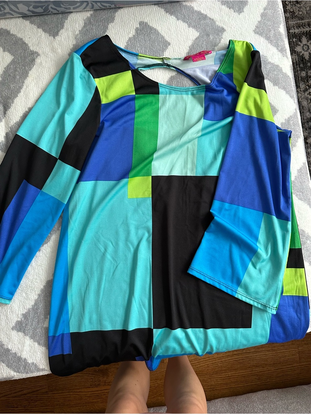Women's Colorblock Long-Sleeve Scoop Neck Top in Blue & Green